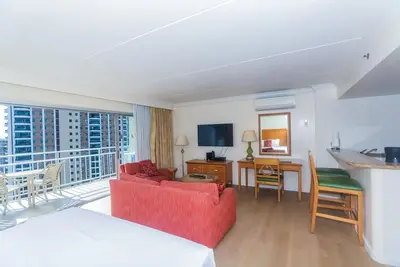 Image de Magnifique vue sur la lagune à l'hôtel Ilikai! 1 chambre partiellement rénovée, superbe chambre!