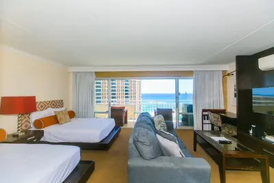 Image de Ilikai Hotel, One-Bedroom Unit, Vue imprenable sur le lagon Hilton et la plage de Waikiki,