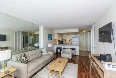 Image de Ilikai Marina, à quelques minutes de la plage, vue à 180 degrés sur l'océan!