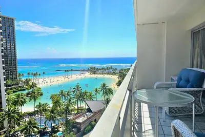 Image de Grande vue sur l'océan à l'hôtel Ilikai! L'unité est équipée d'un lit King et d'un canapé-lit