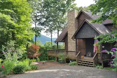 Image de Le laurier de montagne | Toute l'année vue sur la montagne | Bain à remous | Fire Pit | Jardins