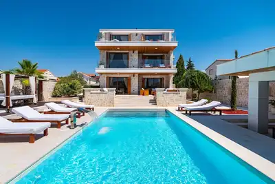 Image de Maison de vacances Xxl pour 20 personnes avec piscine