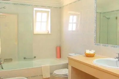 Image de Resort Villa sur 2 étages - Piscine Spa MiniGolf Gym Tennis - à proximité des plages