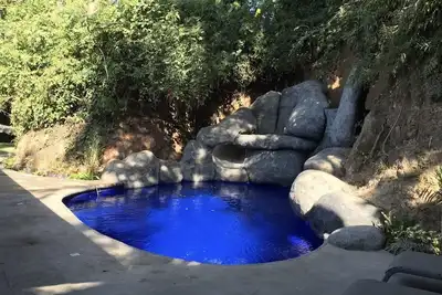 Image de casa cascada retraite dans la jungle tropicale