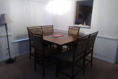 Image de Bienvenue dans notre maison confortable à Chesapeake