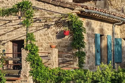 Image de Mas du Tes Gîte** la Glycine, 2 chambres, terrasse.
