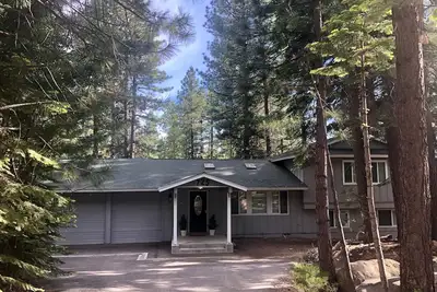 Image de Confortable maison rénovée haut de gamme 5 chambres 3 bains