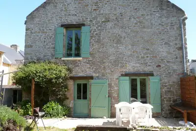 Image de Maison en pierre rénovée avec jardin clos au bord du Golfe du Morbihan