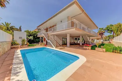 Image de Beach Villa Catalina for eight people with pool