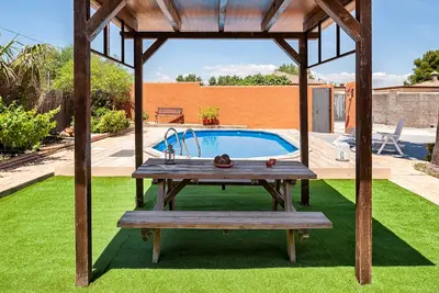 Image de Fantastique maison de campagne \"Villa Lina\" avec grande piscine, terrasse, jardin et Wi-Fi