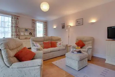 Image de Mews Cottage - Trois Chambres Maison, Couchages 6