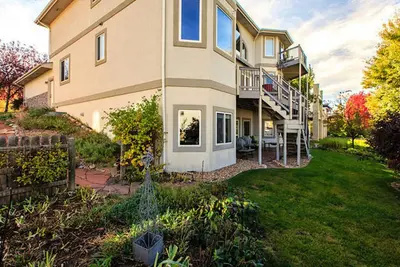 Image de Étendez-vous dans une suite confortable avec des jardins zen