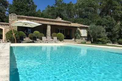 Image de Villa de charme vue Luberon, piscine, tennis, 4 chambres sur grand terrain calme