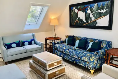 Image de Récemment rénové 3 chambres 2 salles de bain 2e étage dans le quartier de Point.