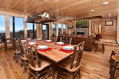 Nouveau! ! Cabine de luxe avec vue panoramique! 5br / 4. 5bath