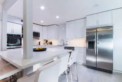 Image de Nouvelle Liste: Maison familiale moderne près de Disney & Beach à pied du zoo