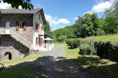 Image de Maison de campagne Marmanhac (Cantal 15)