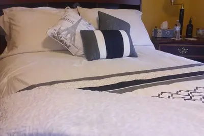 Image de Spacieux, maison calme dans le quartier paisible Meadowbrook