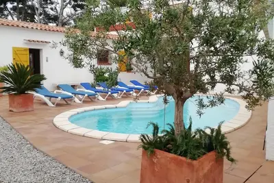 Très Grande Maison 150 mètres de la plage et commerces  avec piscine privée