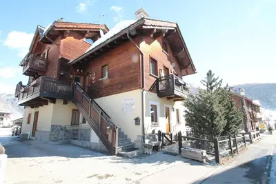 Image de Maison de vacances א Livigno avec parking