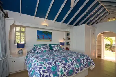 Image de Ravenala House, Lower Bay, nommée dans le Times 50 meilleures villas des Caraïbes.