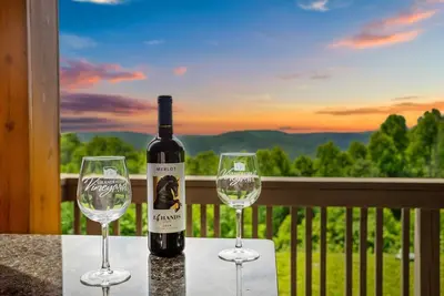 Image de Chalakee Lodge C512, proche des attractions de haute montagne, communauté fermée, piscines intérieure et extérieure, salles de remise en forme