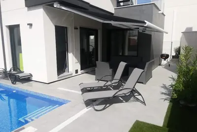 Image de Villa moderne avec piscine privée