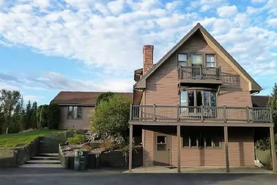 Image de Spacieux 5 Br / 3 Ba Split Maison avec grande cuisine sur 3 acres à 25 min de Glacier Np