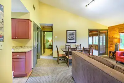 Image de Christmas Mountain Village ™ - Wisconsin Dells - 2 chambres à coucher en bois