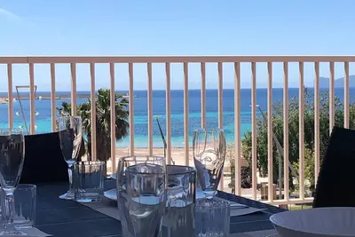 Image de Penthouse vue mer front de mer centre ville pour 8 personnes