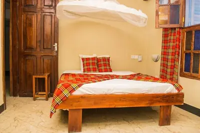 Image de Doté d'une connexion Wi-Fi gratuite, Rooftop Cafe, à proximité du terminal ferry et des attractions de la ville 2