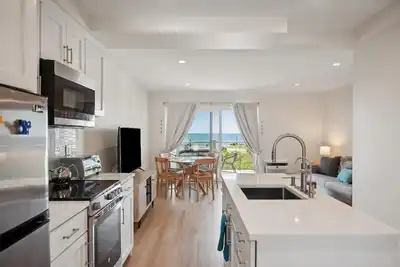 Image de Condo sur le son - Navy Beach