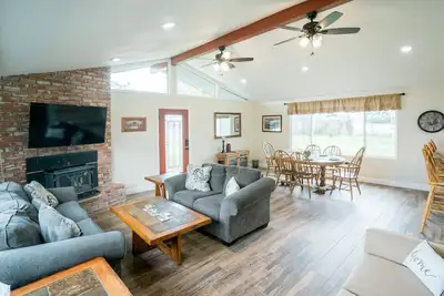 Image de Maison de campagne entièrement rénovée avec grand jardin, près des parcs nationaux