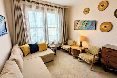 Image de Emplacement idéal - 4bd, 1ba - Redwood Home restauré