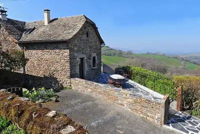 Image de Gîte entierement renové aux portes de l'Aubrac avec vue sur la vallée du Lot