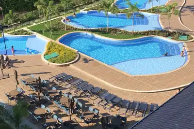 Image de Haute vue relaxante de la station thermale.