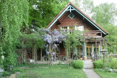 Image de La maison de vacances (maison de ranch) sur l'Aller avec terrasses ensoleillées et vue panoramique