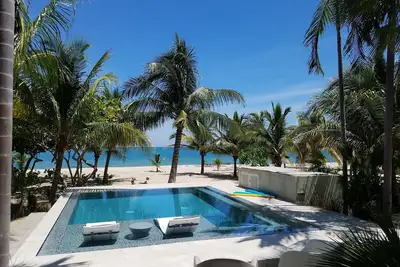 Image de Maison de famille sur plage dans village, Prive & calme, chef & menage inclus
