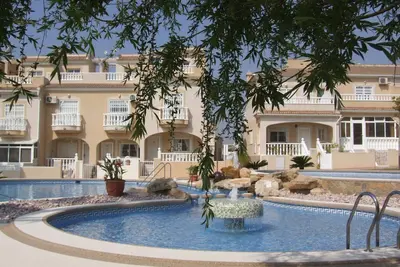 Image de Une Villa Semi-DÉTACHÉE Confortable À Dona Pepa,
