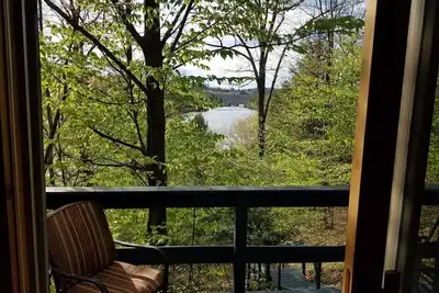 Image de Chalet rustique dans un endroit privé - Animaux acceptés!