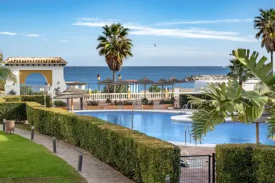 Image de Marina Duquesa 2110 Lovely Place