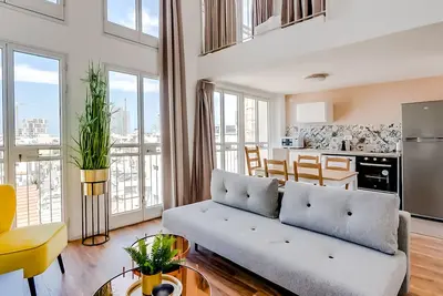 Image de Luxury Duplex Apartment at Carmel Market