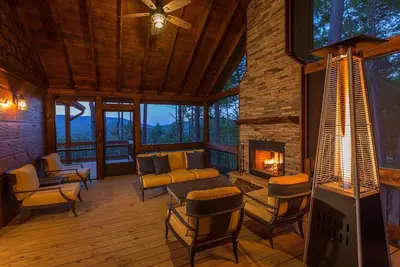 Image de Haute altitude, Brand New, zone d'aventure Aska, 4 suites King, 10 minutes du centre-ville