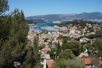 Image de Appartement 4 Ă 6 personnes, vue mer exceptionnelle sur la rade de Toulon