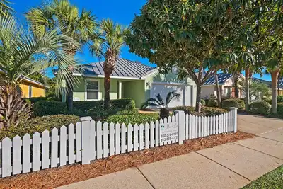 Image de Anna Marie maison de vacances à Maravilla Resort Destin Florida Coastal Cottage