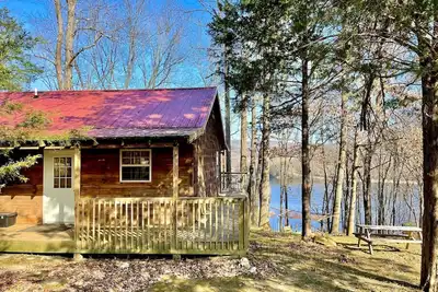 Image de Cabine de lac confortable et confortable