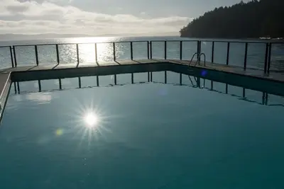 Image de Front de mer 2 chambres Condo avec une vue magnifique