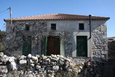 Image de Précieuse maison centenaire récemment restaurée, pierres et poutres en bois d'origine