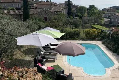 Image de Maison en pierre avec jardin privé et piscine privée