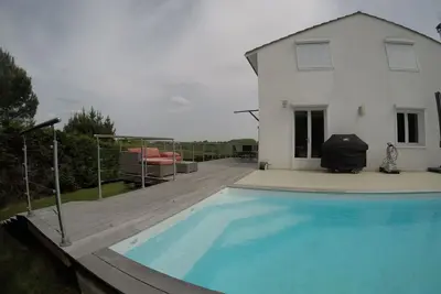 Image de Villa Bouliac au calme avec piscine et vue